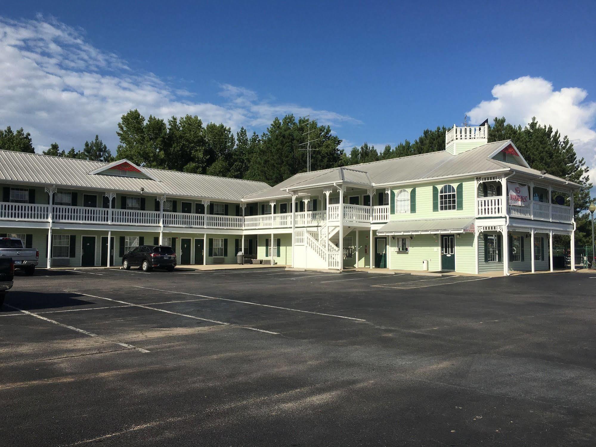 Woodstream Inn Hogansville Exterior photo